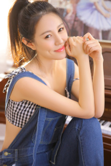 乌克兰大但人文艺术摄影师是谁