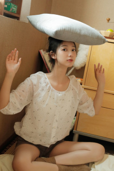 美女内衣内裤试穿测评